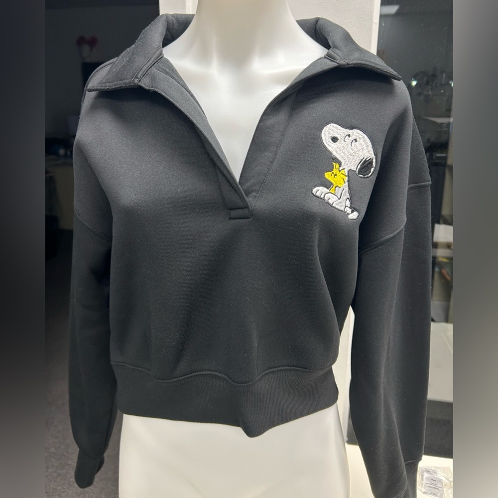 NWT- Snoopy Women's crop Sweatshirt